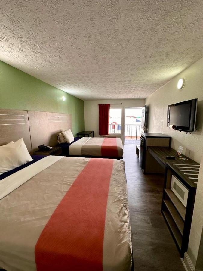 Briarstone Inn Пиджен-Фордж Экстерьер фото